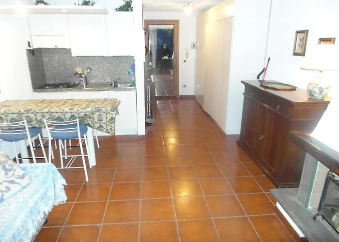 With Terrace Overlooking The Slope Apartment *