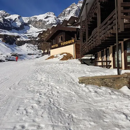 With Terrace Overlooking The Slope Appartamento *