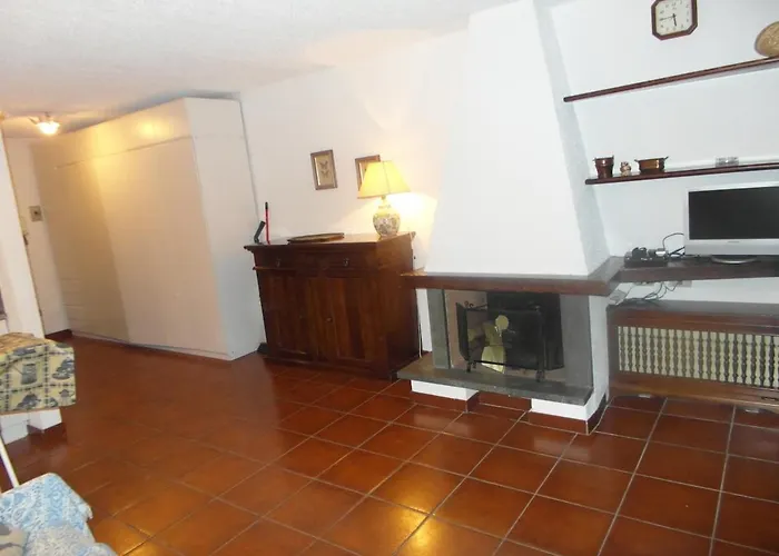 Апартаменти With Terrace Overlooking The Slope